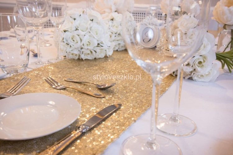 bieżnik cekiny złoty.jpg