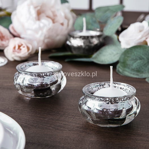 swiecznik szklany okragly srebrny.jpg