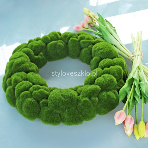 wianek dekoracyjny z mchu.jpg