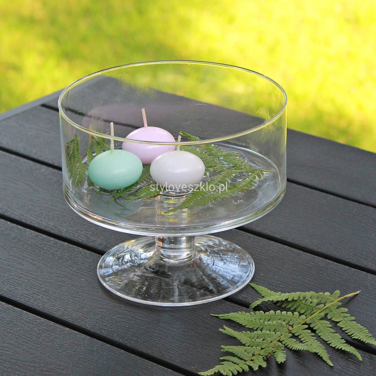 salaterka szklana na nodze 17 cm.jpg