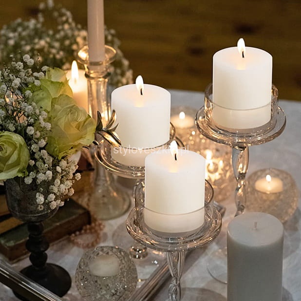 swieca pienkowa zwyczajna biala nnn.jpg