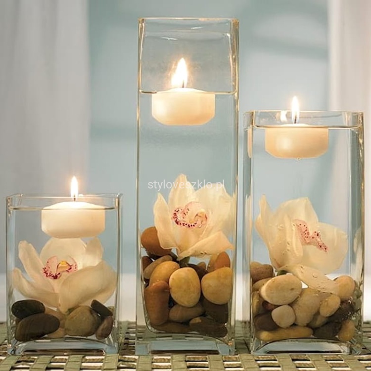 swiece ecru plywajace mat.jpg