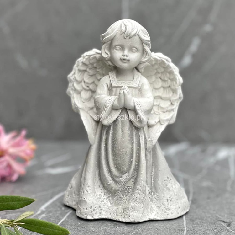 ANIOŁEK MODLĄCY SIĘ FGURKA KOMUNIJNA SZARY 14 CM 1.jpg