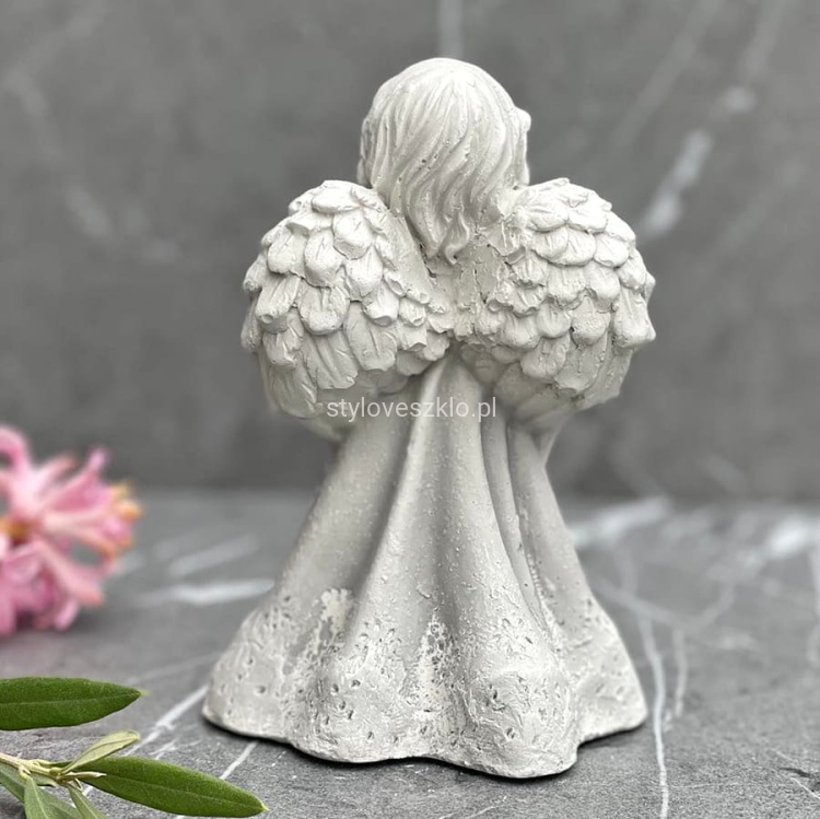 ANIOŁEK MODLĄCY SIĘ FGURKA KOMUNIJNA SZARY 14 CM 3.jpg