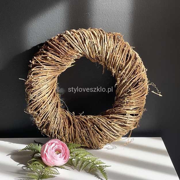 wianek dekoracyjny z pędów winorośli fi30cm.jpg