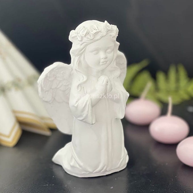 Anioł Biały Dziewczynka w Modlitwie 15cm.1.jpg