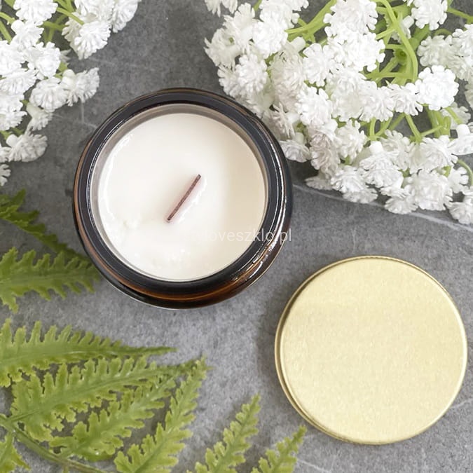 swieca sojowa zapach konwalii.jpg