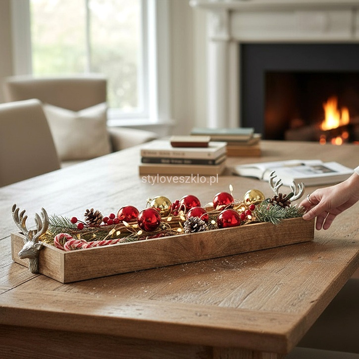 Taca drewniana z głowami reniferów.3.jpg