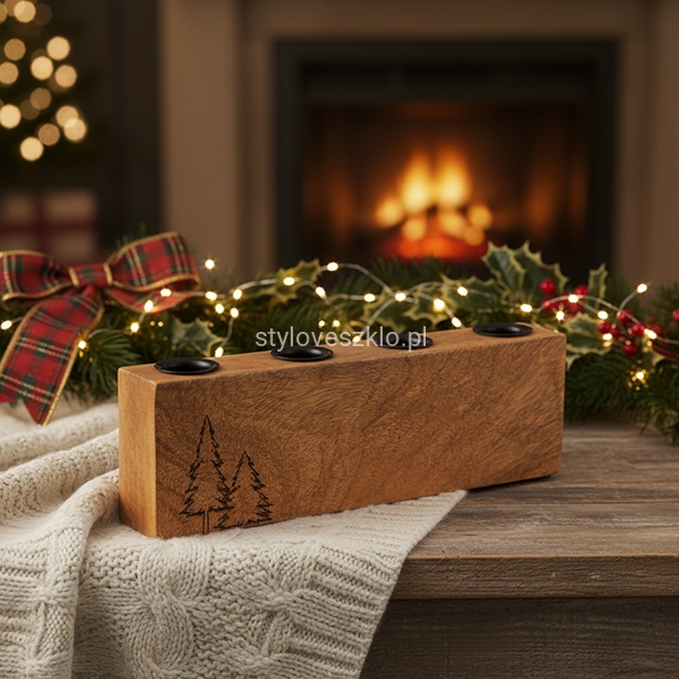 Świecznik świąteczny z Drewna Mango – Grawerowane Choinki 25 cm.jpg