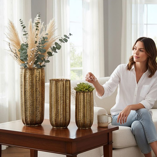 wazony dekoracyjne metalowe ryflowane zlote komplet 3 szt..jpg