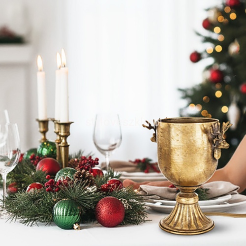 Puchar zloty z glowami reniferow.nn.jpg