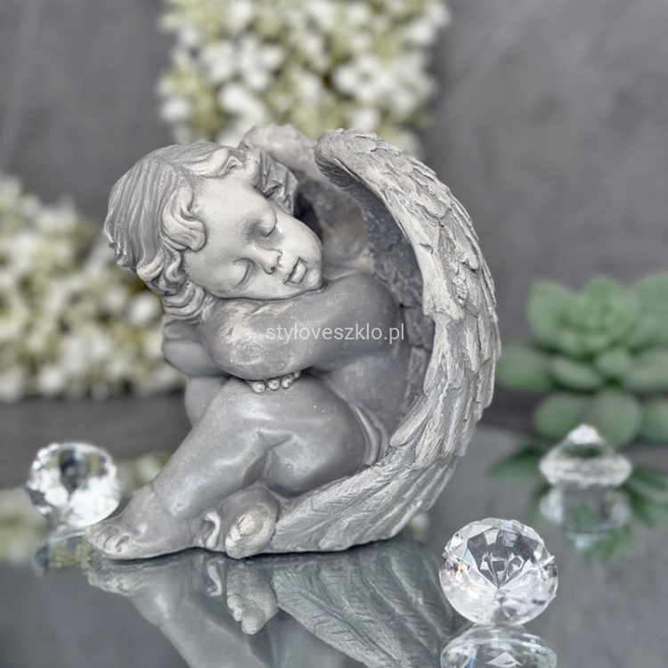 aniołek szary spiacy 12x12cm.jpg