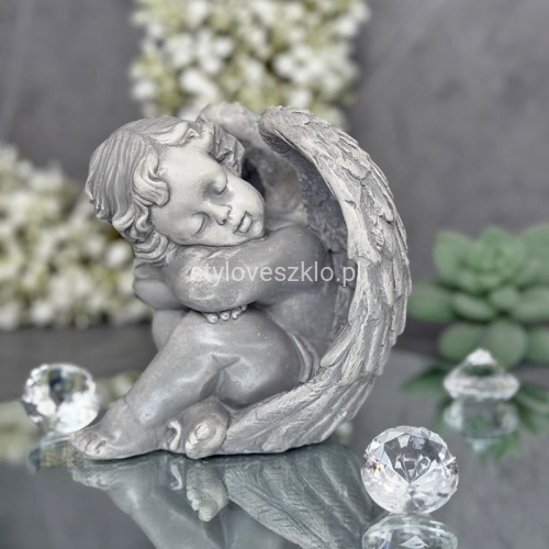 aniołek szary spiacy 12x12cm.jpg