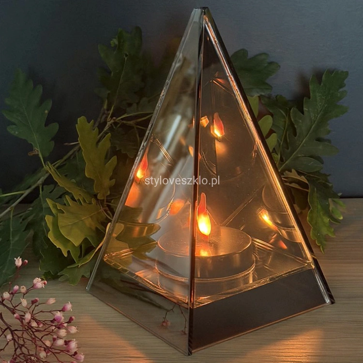 lampion lustrzaany 3d trojkat ruchomy plomien.jpg