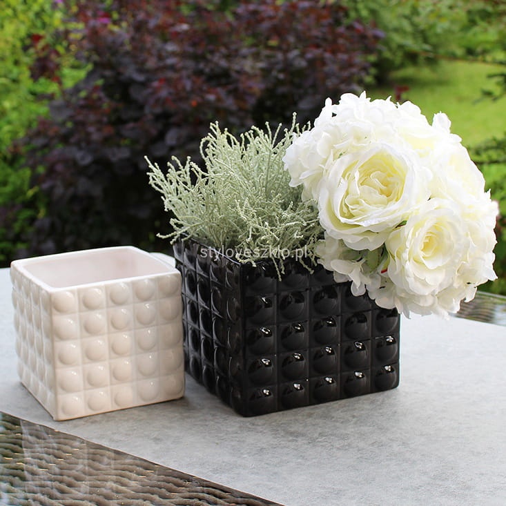wazon ceramiczny bubble cube czarny.jpg